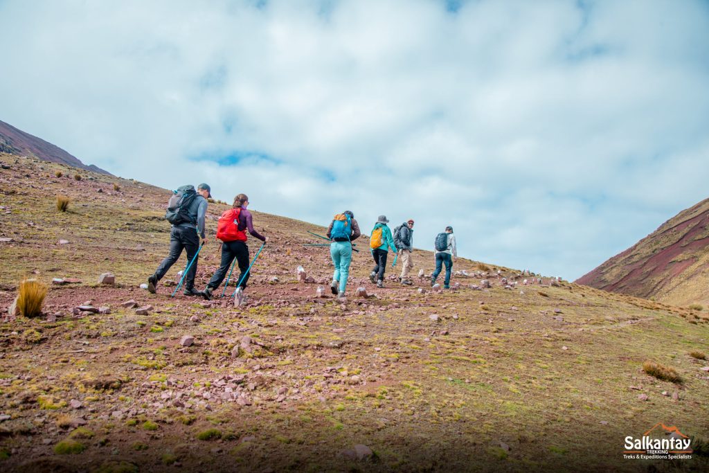 Caminhada até a montanha de cores de Pallay Punchu