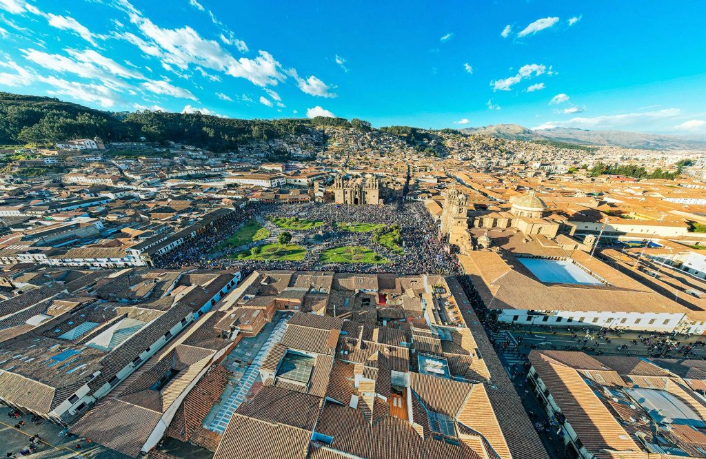 Dia de Todos os Santos - Praça principal de Cusco