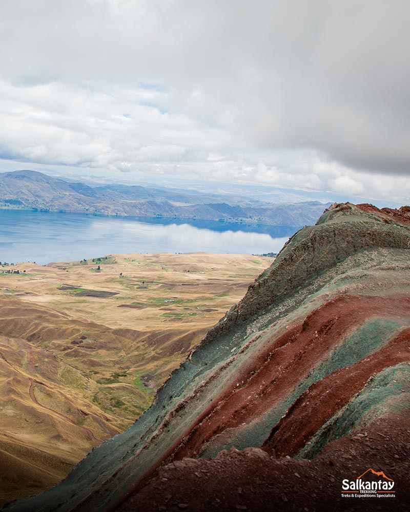 Vista panorâmica Layo Lagoon montanha colorida Pallay Punchu