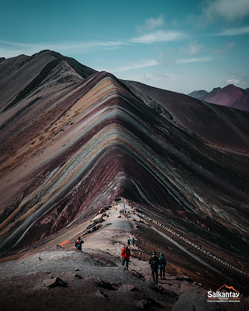 A famosa Montanha do Arco-Íris de Vinicunca