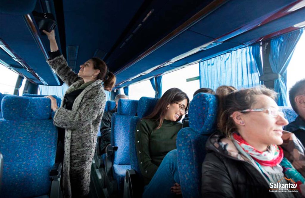 Pessoas que viajam de ônibus