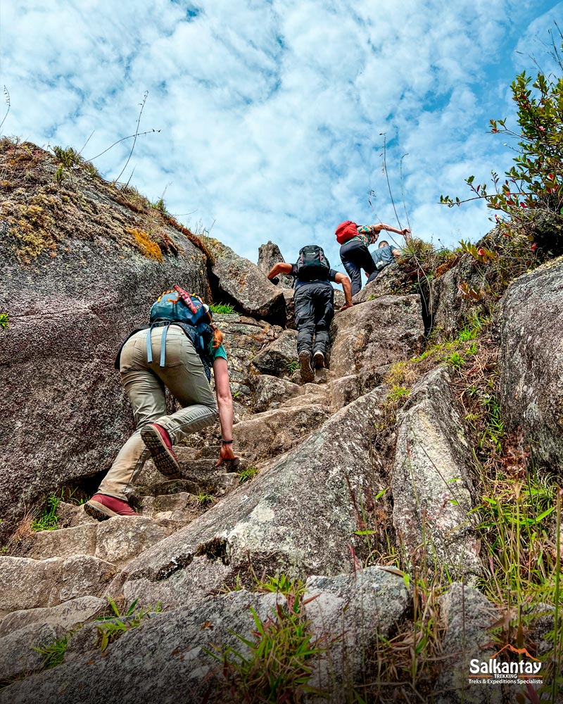 Escalada da montanha Huayna Picchu