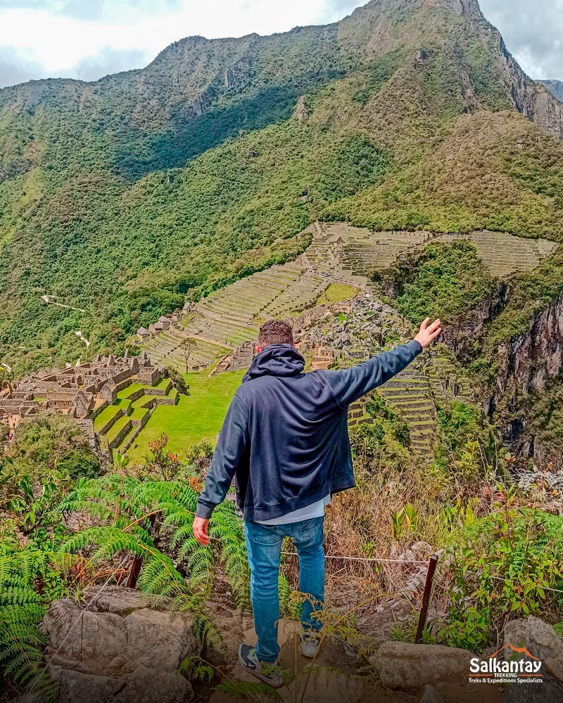 Vista da montanha de Huchuy Picchu