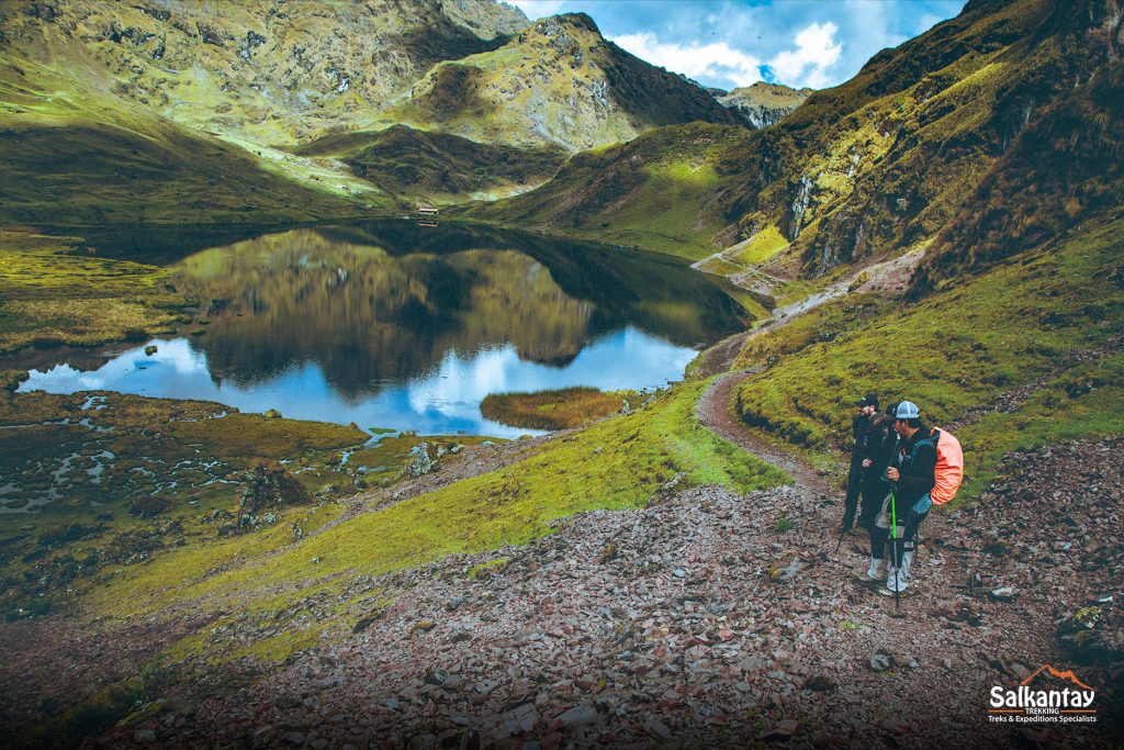 A lagoa Qoyalay na rota de Lares