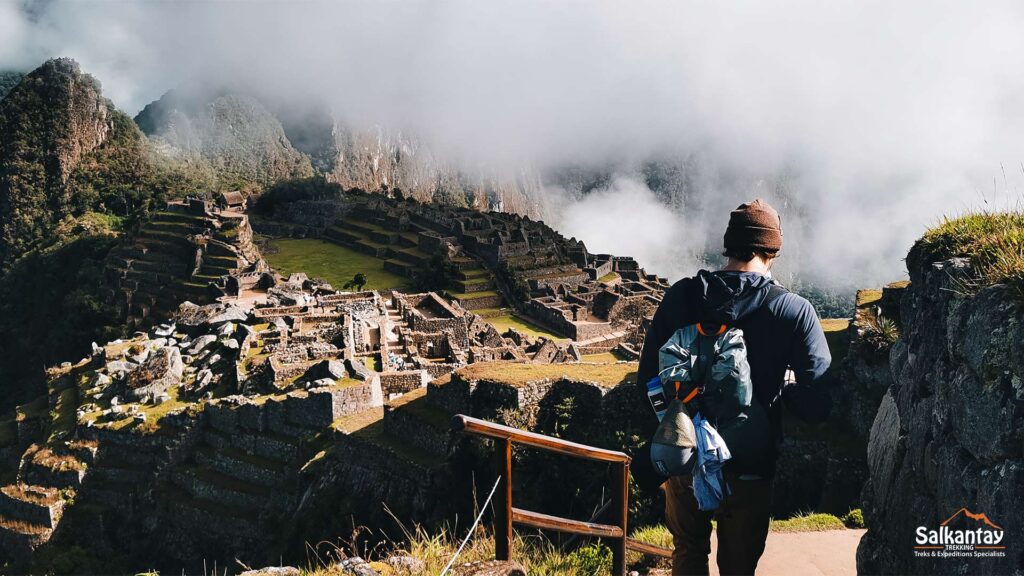 Vista Panorâmica de Machu Picchu