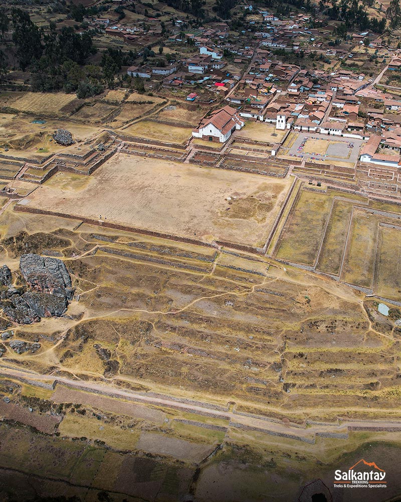 Foto panorâmica do sítio arqueológico de Chinchero