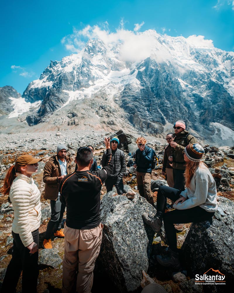 Guia no Passeio Salkantay.