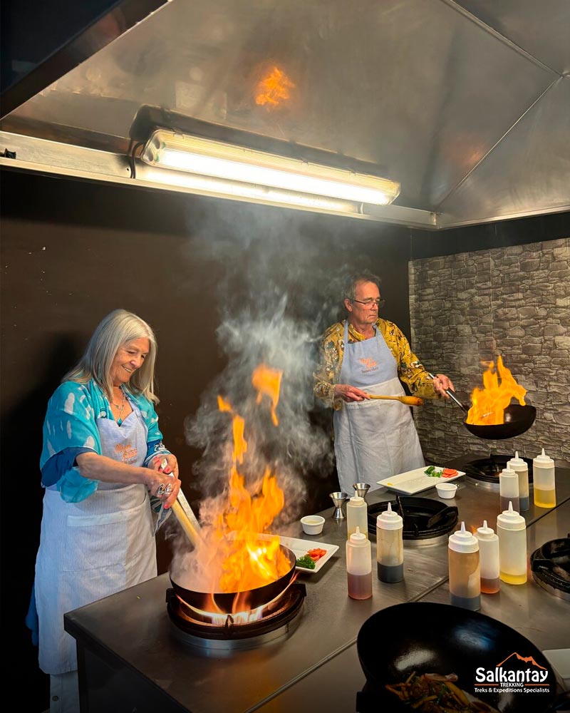 Lomo Saltado: Aula de Culinária no Marcelo Batata