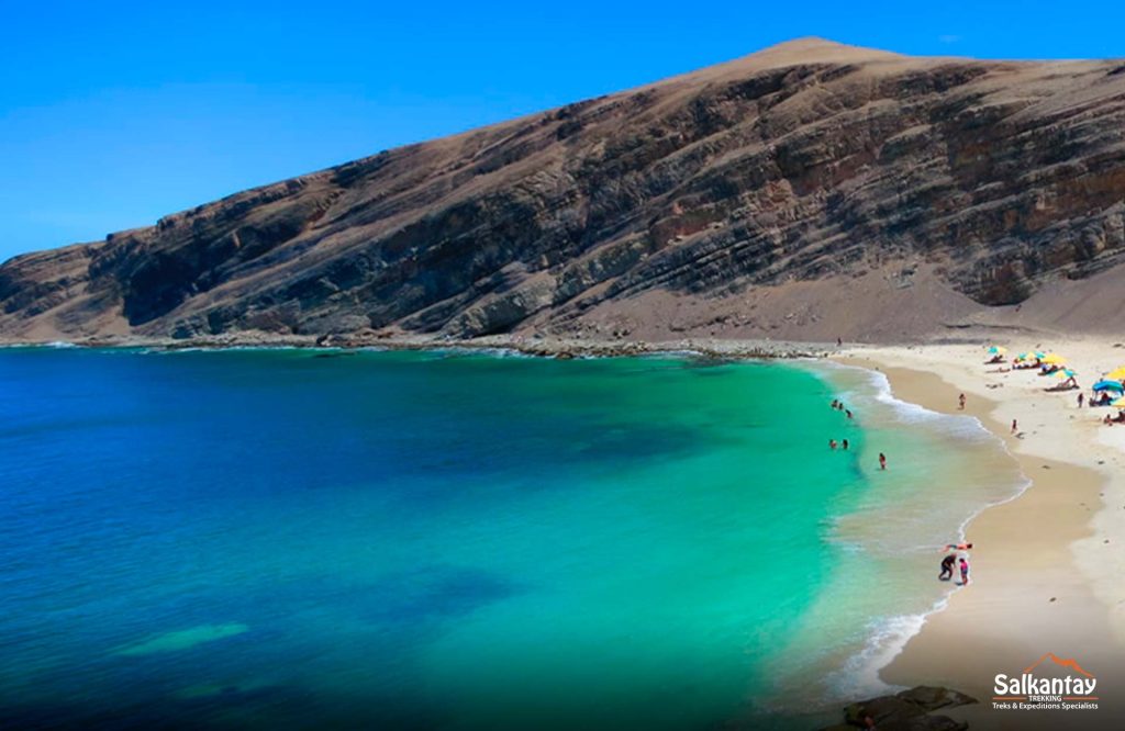 Vistas para a praia de La Mina.