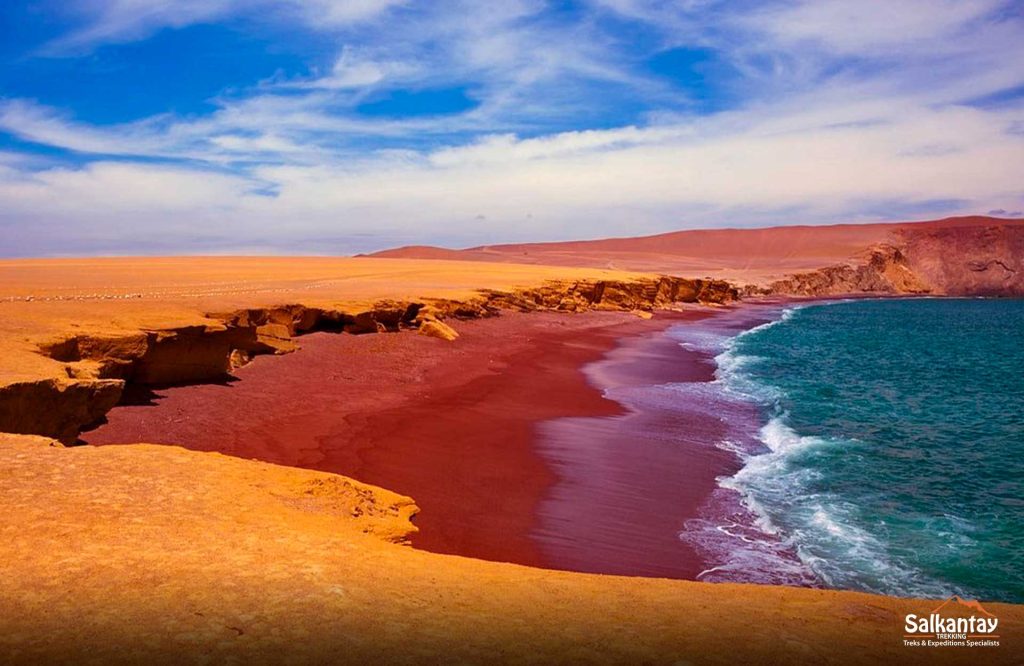 Praia Vermelha na Reserva Nacional de Paracas.