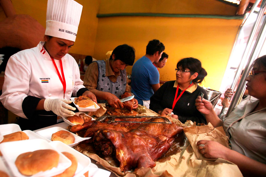 Leitão assado, comida peruana de Natal