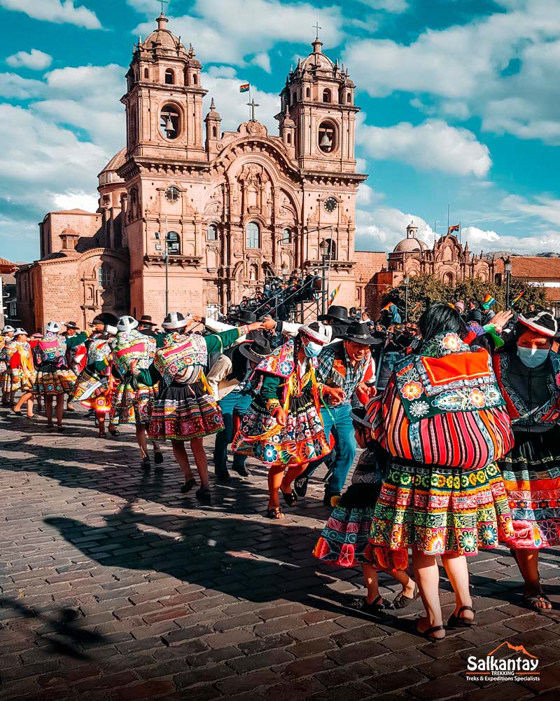 
Dançarinos das festividades de Cusco.