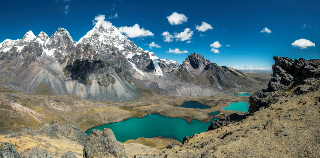 Imagem das sete lagoas de Ausangate.