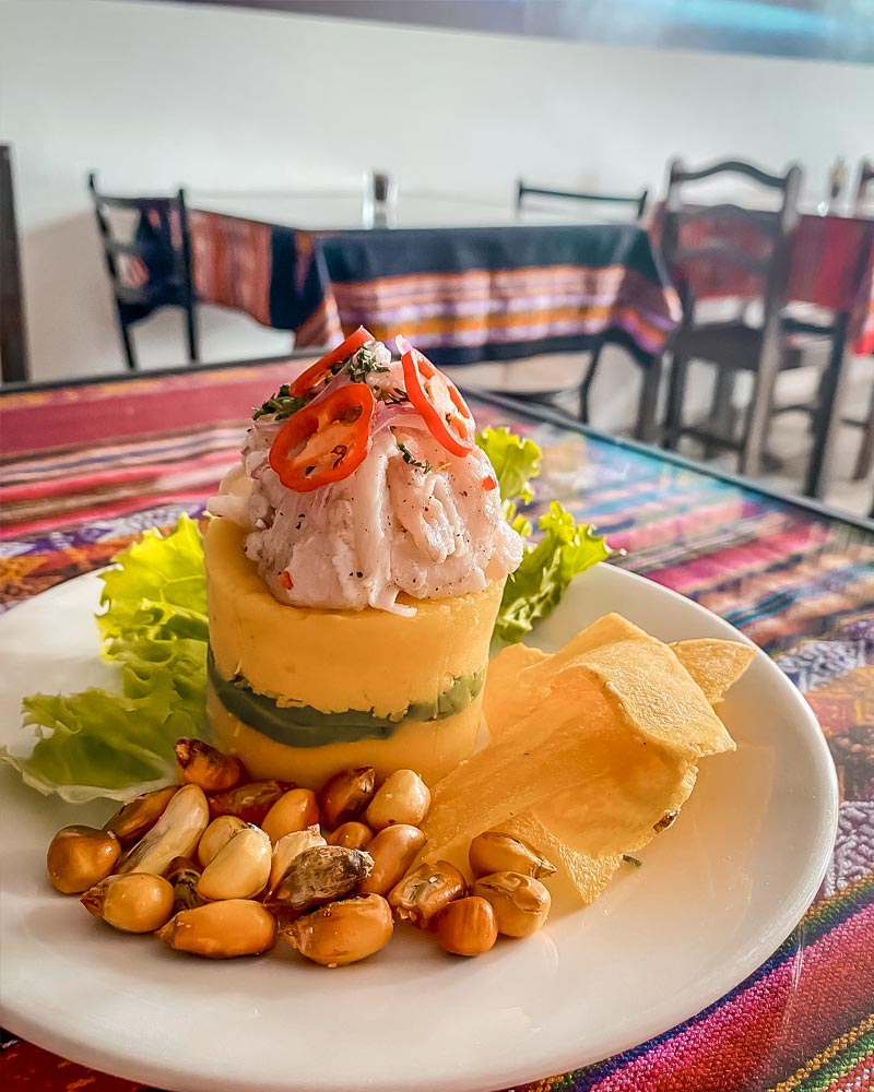 Causa com Ceviche | @gongo_restobar