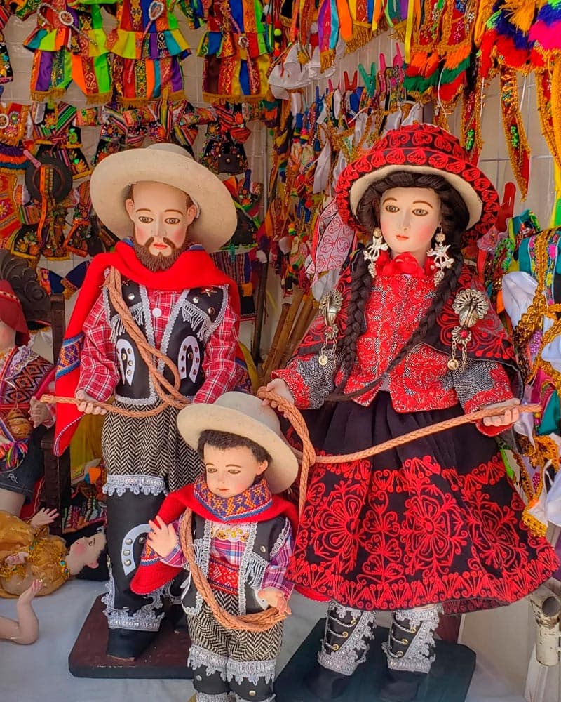 Natividade do menino Jesus em traje de Cusco - (festividades.cusquenas/instagram)