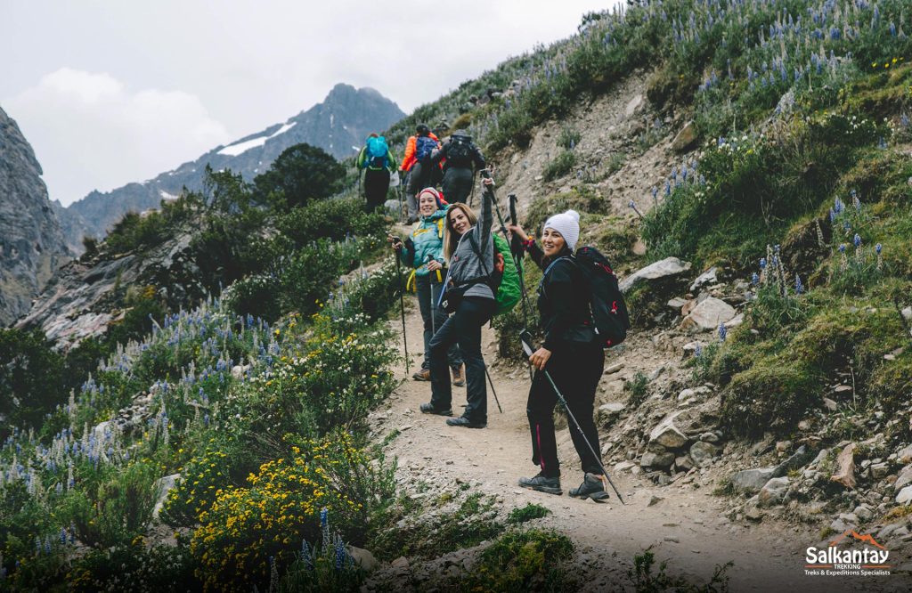 Caminhando nas montanhas dos Andes.