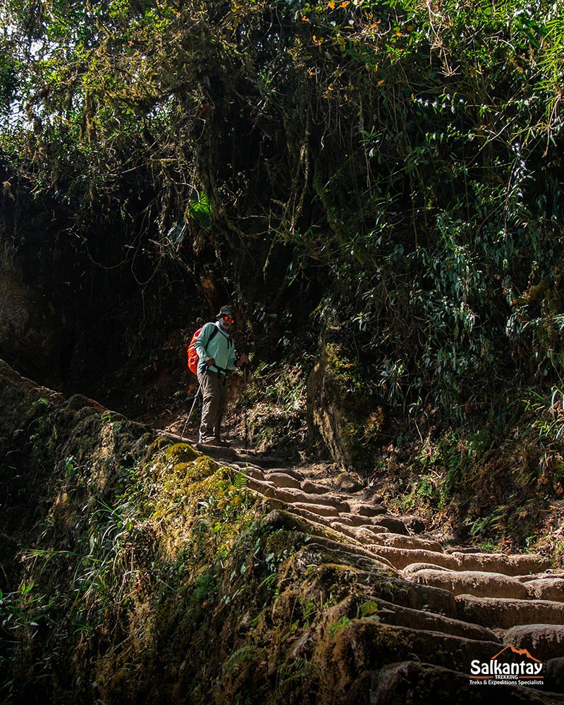 Escadarias antigas no Caminho Inca