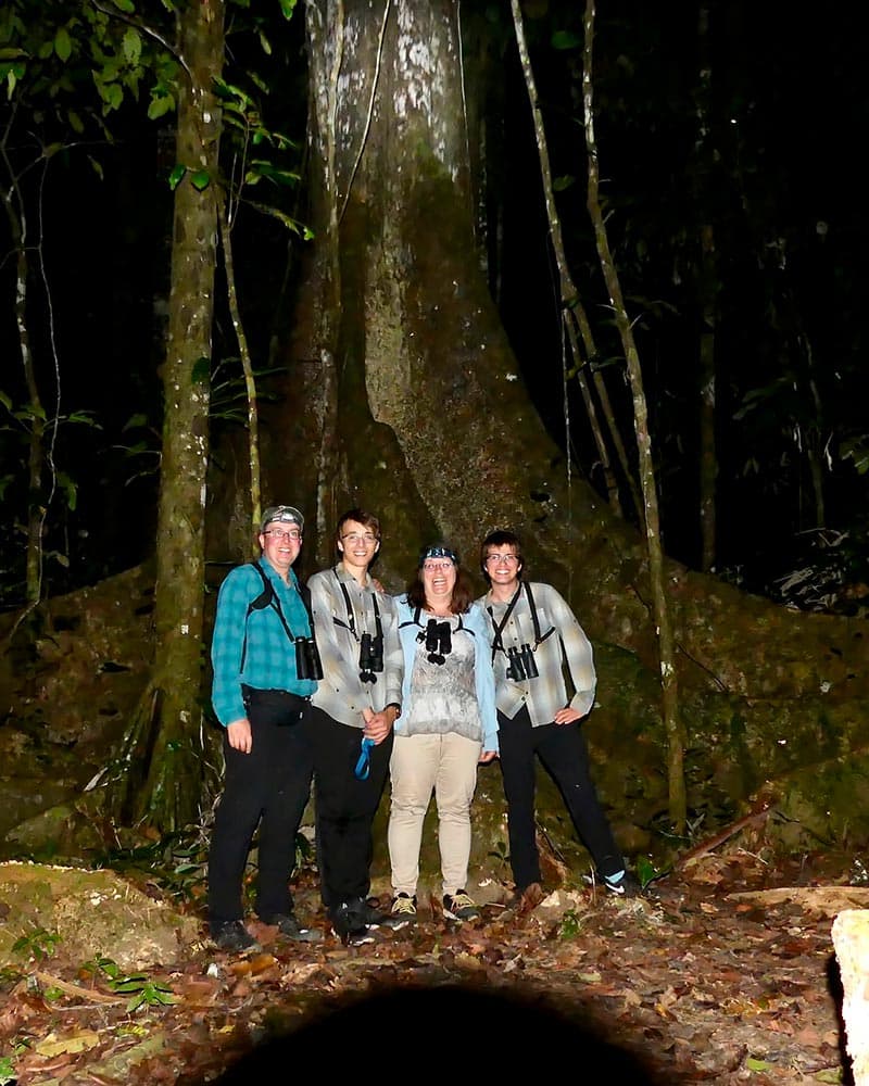 Caminhada nocturna na selva de Tambopata