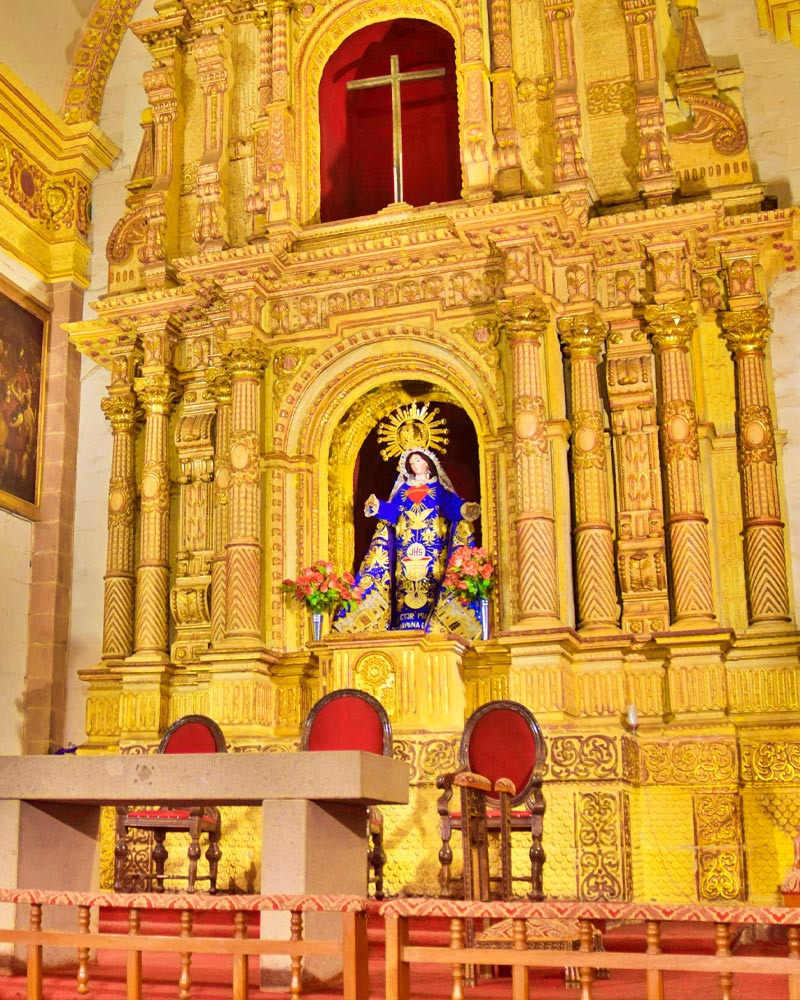 Capela interior da igreja da Sagrada Família Cusco